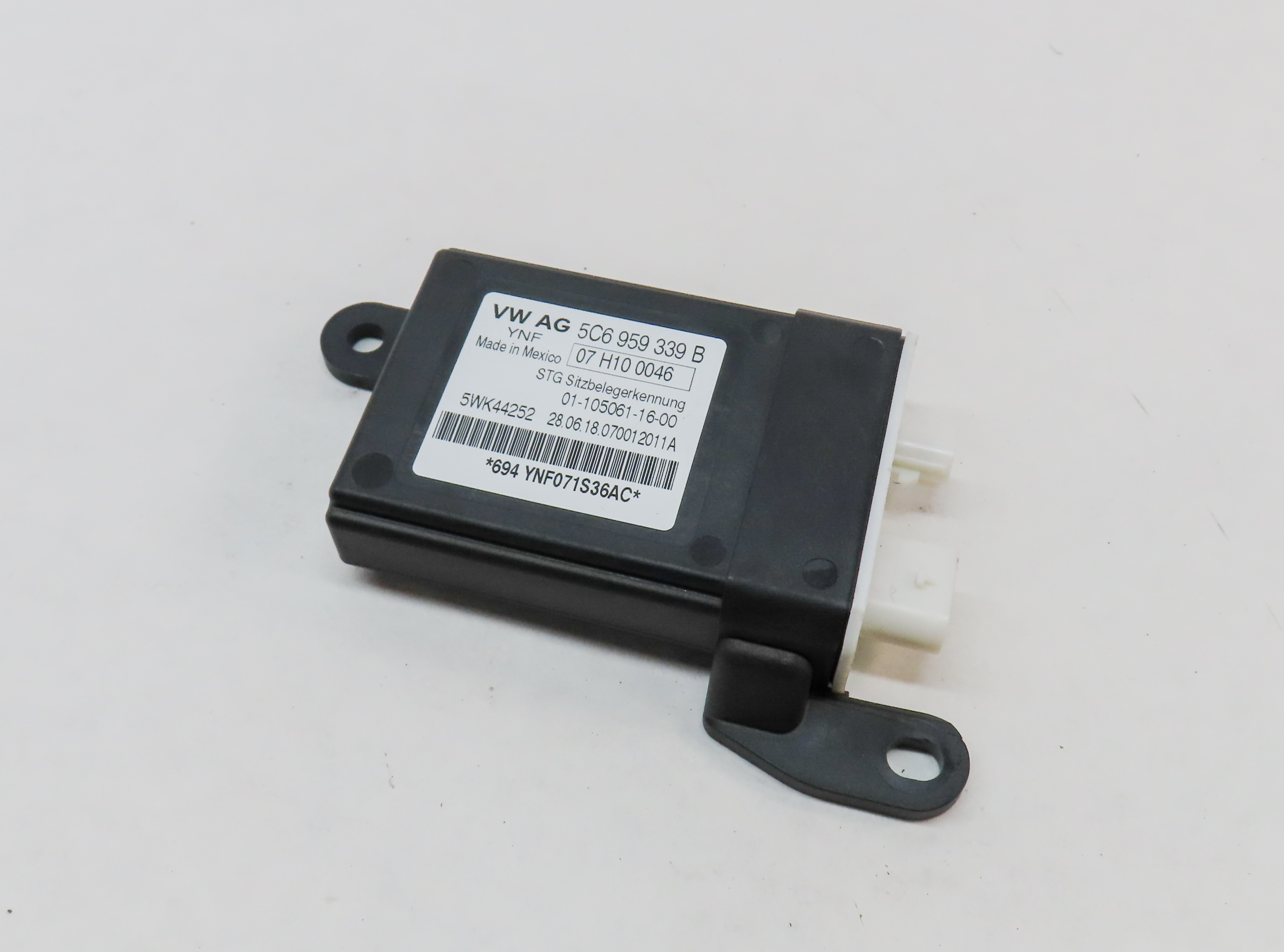 2017 AUDI A3 E-TRON (8V) FRONT RIGHT PASSENGER SEAT OCCUPANCY SENSOR MODULE — exact item pictured